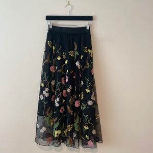 H&M Black Midi Skirt with Mesh Overlay and Floral Embroidery SZ US 4